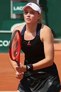 Elena Rybakina, la ganadora de los singles femeninos de 2022. Fue su primer título importante.